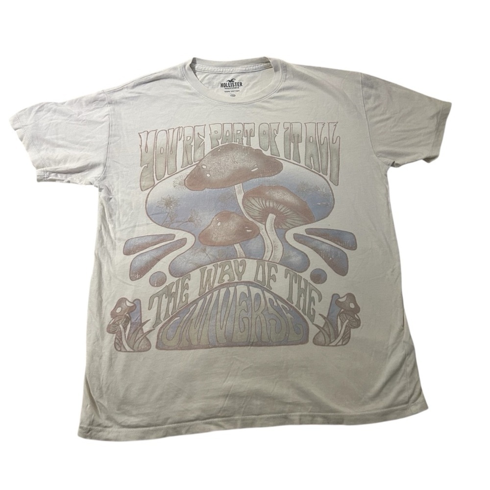 Hollister Women’s Vintage Style Cream Graphic Mushroom Tee. Size XXS